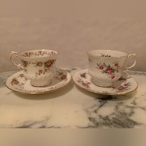 Vintage Set Of 2 Elizabethan Fine Bone China Teacups & Saucers Made In England
